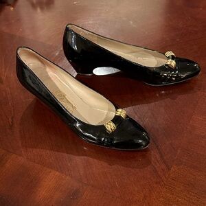 Salvatore Ferragamo
Women's Shoes Vintage 7 1/2